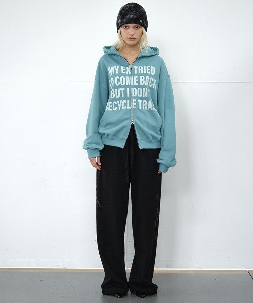 Midnight Move(ミッドナイトムーブ)の「A'GEM/9 × .kom 『MIDNIGHT MOVE/ミッドナイトムーブ』レタージップアップパーカー(パーカー・レディース・グリーン/パープル/イエロー・FREE)」の6枚目の写真