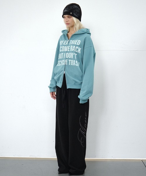 Midnight Move(ミッドナイトムーブ)の「A'GEM/9 × .kom 『MIDNIGHT MOVE/ミッドナイトムーブ』レタージップアップパーカー(パーカー・レディース・グリーン/パープル/イエロー・FREE)」の7枚目の写真