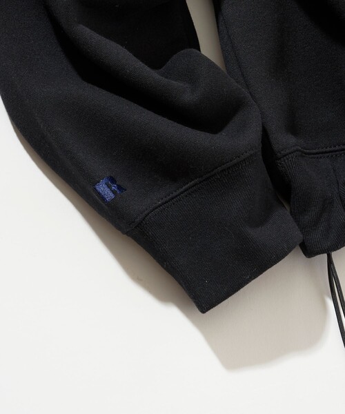 Russell Athletic(ラッセルアスレティック)の「RUSSELL ATHLETIC/ラッセルアスレチック 限定展開 RUSSELL ATHLETIC × FREAK'S STORE / 別注 RS ロゴスウェット(スウェット・メンズ・ベージュ/ブラック/アッシュグレー/ピンク/ネイビー・LARGE/MEDIUM/SMALL)」の8枚目の写真