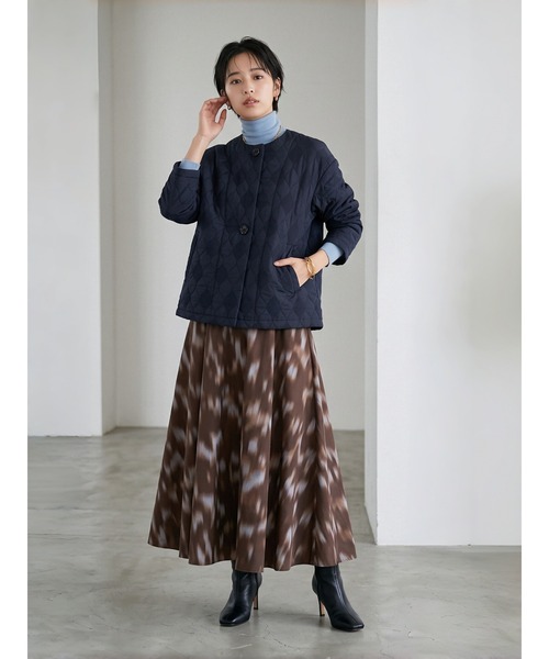 Sew loop(ソーループ)の「キルティング風ジャガード ノーカラージャケット(ノーカラージャケット・レディース・ネイビー/ブラウン・L/M)」の4枚目の写真