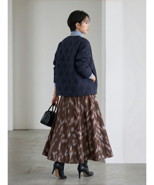 Sew loop(ソーループ)の「キルティング風ジャガード ノーカラージャケット(ノーカラージャケット・レディース・ネイビー/ブラウン・L/M)」の5枚目の写真
