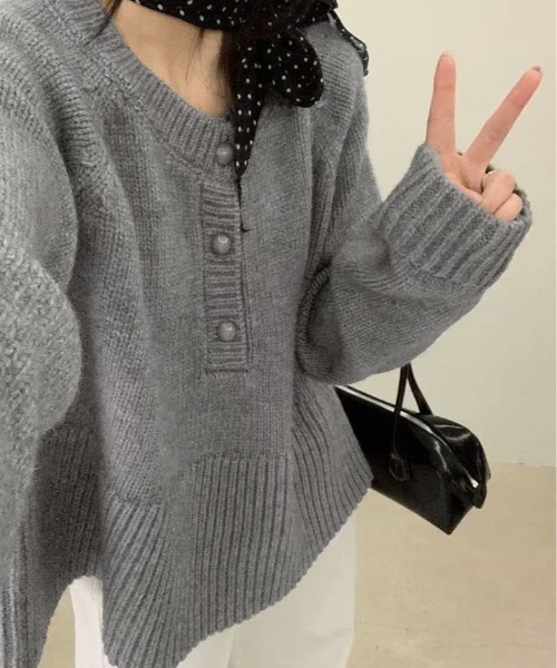 kirakiraShop（キラキラショップ）の「ヘンリーネック ペプラム ニット トップス（ニット/セーター・レディース・レッド/マスタード/チャコール/オフホワイト・FREE）」の13枚目の写真