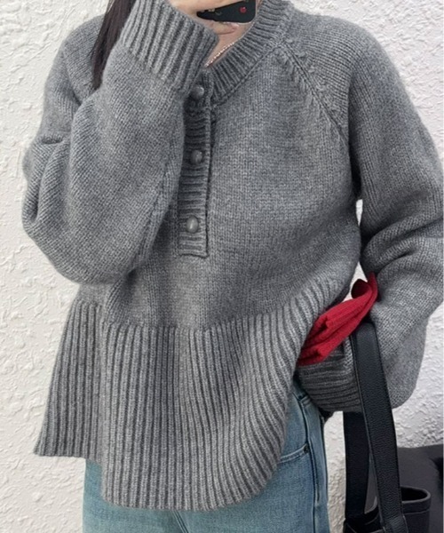 kirakiraShop（キラキラショップ）の「ヘンリーネック ペプラム ニット トップス（ニット/セーター・レディース・レッド/マスタード/チャコール/オフホワイト・FREE）」の15枚目の写真