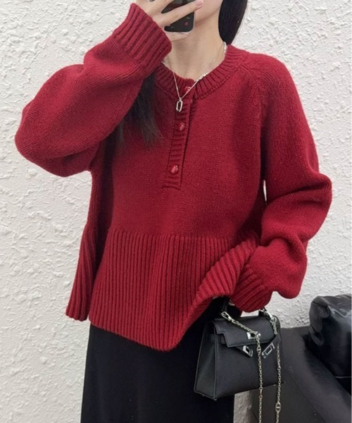 kirakiraShop（キラキラショップ）の「ヘンリーネック ペプラム ニット トップス（ニット/セーター・レディース・レッド/マスタード/チャコール/オフホワイト・FREE）」の17枚目の写真