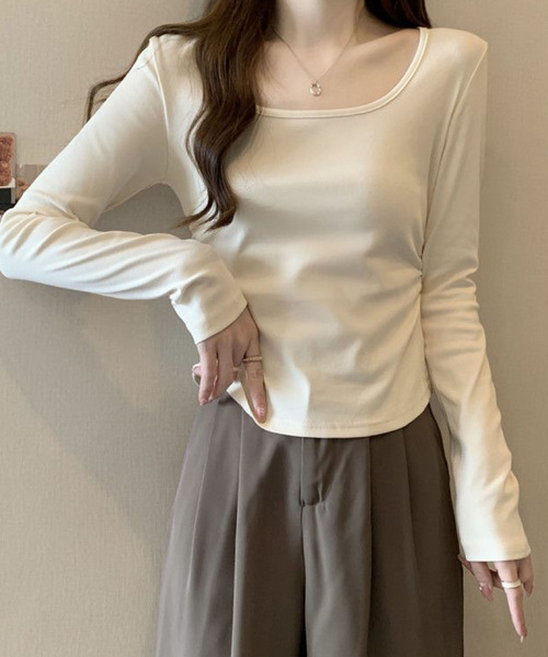 2ly2(トゥーリートゥー)の「スクエアネック 長袖カットソー ストレッチ トップス インナー(Tシャツ/カットソー・レディース・ホワイト/ブラック/ベージュ/グレー・FREE)」の21枚目の写真