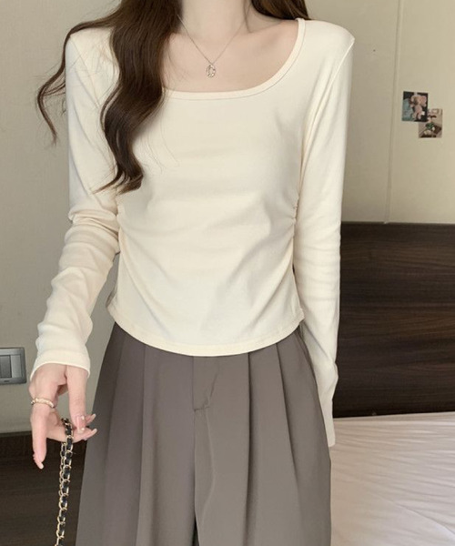 2ly2(トゥーリートゥー)の「スクエアネック 長袖カットソー ストレッチ トップス インナー(Tシャツ/カットソー・レディース・ホワイト/ブラック/ベージュ/グレー・FREE)」の22枚目の写真