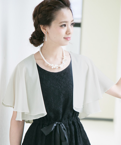 PourVous（プールヴー）の「バタフライレースボレロ結婚式対応オケージョン（ノーカラージャケット・レディース・ブラック/アイボリー・L/M）」の2枚目の写真