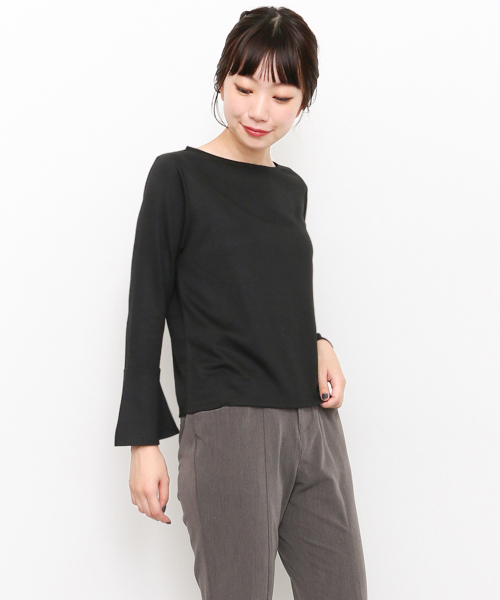 KBF+(ケービーエフプラス)の「KBF+ 袖フレアC/T(Tシャツ/カットソー・レディース・オフホワイト/ブラック/ブラウン・ONE)」の3枚目の写真