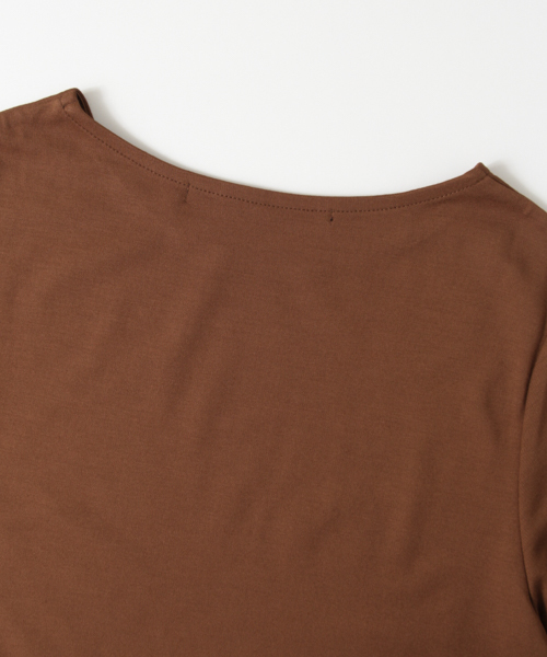 KBF+(ケービーエフプラス)の「KBF+ 袖フレアC/T(Tシャツ/カットソー・レディース・オフホワイト/ブラック/ブラウン・ONE)」の5枚目の写真