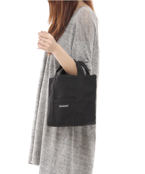 BEAUTY&YOUTH UNITED ARROWS（ビューティーアンドユースユナイテッドアローズ）の「BY MMK MiniPeruskassi TT（トートバッグ・レディース・オフホワイト/ブラック/レッド・フリー）」の6枚目の写真