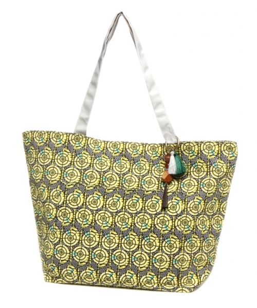 LEPSIM（レプシィム）の「チャームツキプリントトート 757108（トートバッグ・レディース・イエロー/オレンジ/グレー・ONE SIZE）」の12枚目の写真