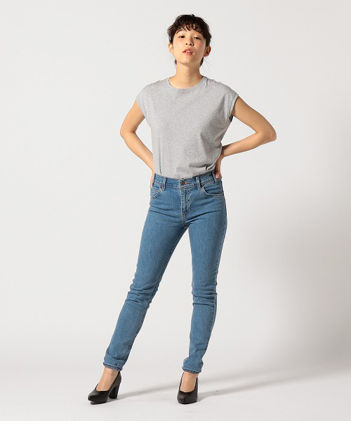 Levi's(リーバイス)の「721 アジアンスキニーフィット ブルー WATERMARK(デニムパンツ・レディース・ブルー・23inch/24inch/25inch/26inch/27inch/28inch)」の16枚目の写真