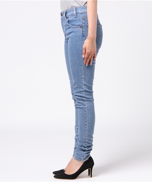 Levi's(リーバイス)の「721 アジアンスキニーフィット ブルー WATERMARK(デニムパンツ・レディース・ブルー・23inch/24inch/25inch/26inch/27inch/28inch)」の4枚目の写真