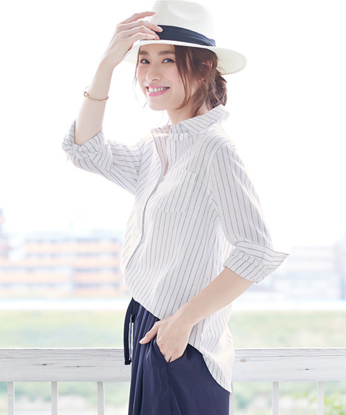 Pierrot(ピエロ)の「無地orストライプ柄 コットン100%ルーズシャツ(シャツ/ブラウス・レディース・カーキ/サックスブルー/ネイビー/ブルー系その他/ラベンダー/イエロー/ホワイト系その他/ピンク/オフホワイト・L/M)」の4枚目の写真