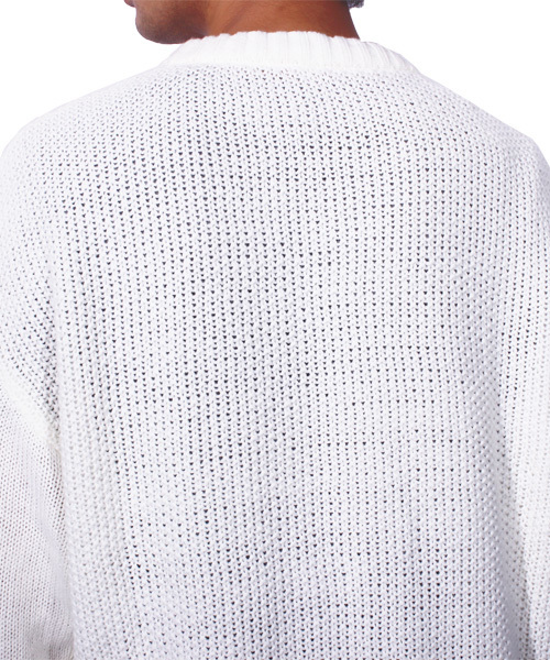 ８(eight)（エイト）の「ロング丈 ニット セーター クルーネック ケーブルニット（ニット/セーター・メンズ・ブラック/ワイン/キナリ/グレー・MEDIUM/LARGE/X-LARGE）」の6枚目の写真