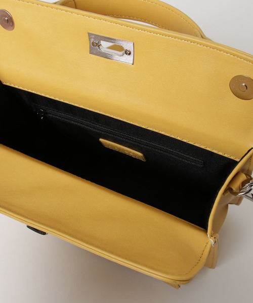 MOUSSY（マウジー）の「BOX SHOULDER BAG（ショルダーバッグ・レディース・シルバー/イエロー/ブラック・FREE）」の6枚目の写真