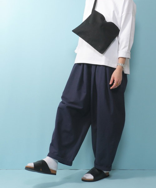 notch.(ノッチ)の「綿麻キャンバスサーカスパンツ (その他パンツ・レディース・ベージュ/ネイビー/ダークグリーン/ブラック・M/L)」の4枚目の写真