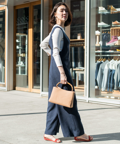 RIVE DROITE（リヴドロワ）の「【洗える】リネンライクサロペット（サロペット/オーバーオール・レディース・ライトベージュ/ネイビー・FREE）」の7枚目の写真