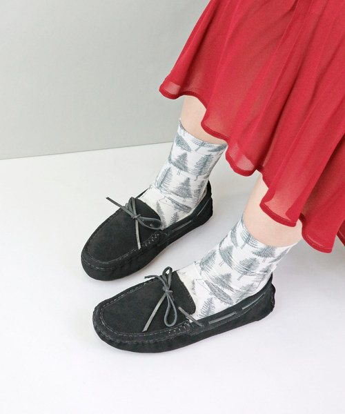 MODE KAORI(モードカオリ)の「リボンモカシンシューズ(モカシン/デッキシューズ・レディース・ブラック/ダークブラウン/キャメル/ネイビー/コーラルピンク/ライトブルー/ライトベージュ・22.5cm/23cm/23.5cm/24cm/24.5cm)」の2枚目の写真