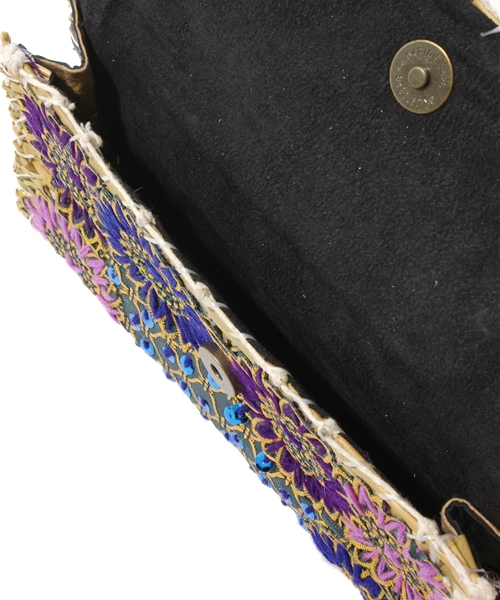 And A（アンドエー）の「ビニールクロスクラッチ（クラッチバッグ・レディース・ブラウン/パープル・FREE）」の7枚目の写真