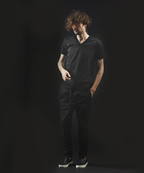 5351 POUR LES HOMMES（ゴーサンゴーイチプールオム）の「【ピマコットン】クラシック ストーン Vネック Ｔシャツ（Tシャツ/カットソー・メンズ・ホワイト/ブラック・44/46/48/50）」の16枚目の写真