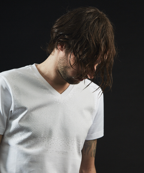 5351 POUR LES HOMMES（ゴーサンゴーイチプールオム）の「【ピマコットン】クラシック ストーン Vネック Ｔシャツ（Tシャツ/カットソー・メンズ・ホワイト/ブラック・44/46/48/50）」の3枚目の写真