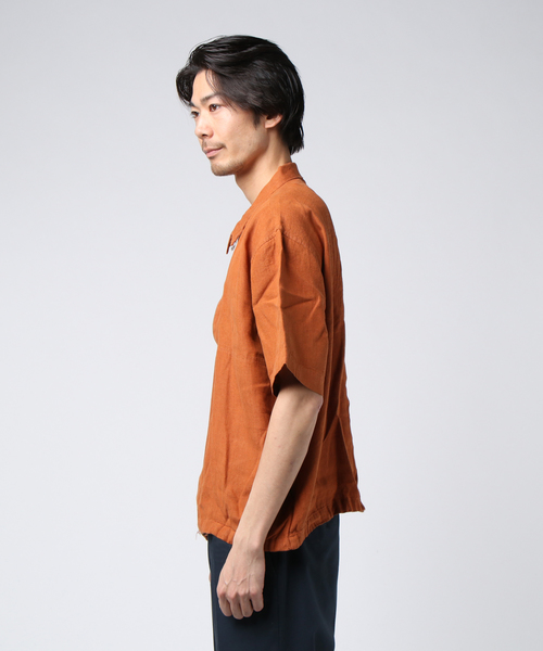 VIBGYOR（ヴィブジョー）の「VIBGYOR Select/ フレンチリネンハーフＺＩＰ半袖シャツ（シャツ/ブラウス・メンズ・ホワイト/カーキ/テラコッタ・MEDIUM/X-LARGE/LARGE）」の4枚目の写真