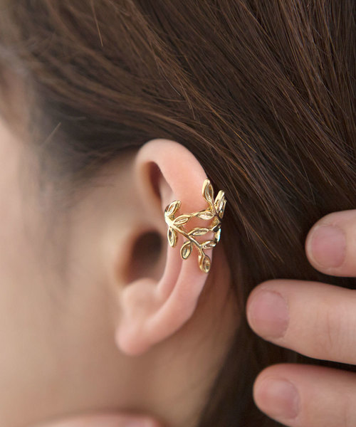 colleca la（コレカラ）の「リーフイヤーカフ（イヤーカフ・レディース・シルバー/ゴールド・ﾌﾘ-）」の4枚目の写真