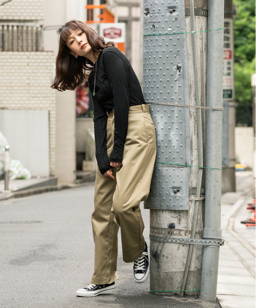 YOUNG&OLSEN The DRYGOODS STORE(ヤングアンドオルセン)の「YOUNG & OLSEN/ヤングアンドオルセン OLSEN'S BASIC CHINOS チノパン(チノパンツ・レディース・ベージュ・1/2)」の18枚目の写真
