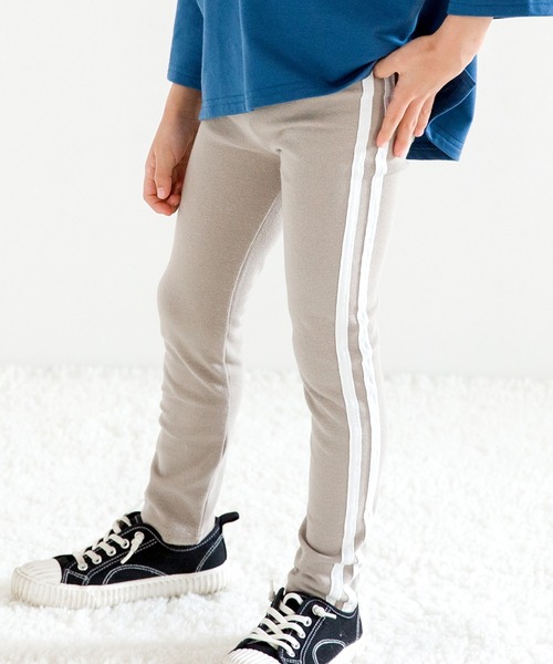 Bee des Bee(ビーデスビー)の「ラインレギンスパンツ(レギンス/スパッツ・キッズ・チャコールグレー/ブラック/グレー/ブラウン/スモークピンク/サックスブルー/クリーム/ラベンダー/ミント/ワイン/チャコール/グレイッシュベージュ/グレー系その他/杢グレー/ブルー/ネイビー/カーキ/モスグリーン/ブラック系その他/パープル系その他/ダークブラウン/ブルーグレー/ライトグレー/アイボリー/グリーン系その他/ベージュ×ブラック/グレー系その他2/グリーン系/ライトベージュ/ベージュ系/ブルー系/グレー系/ライトグリーン系/ピンク/ライラック系/ピンク系/ブルー × パープル・110cm/100cm/120cm/130cm/140cm/150cm)」の17枚目の写真