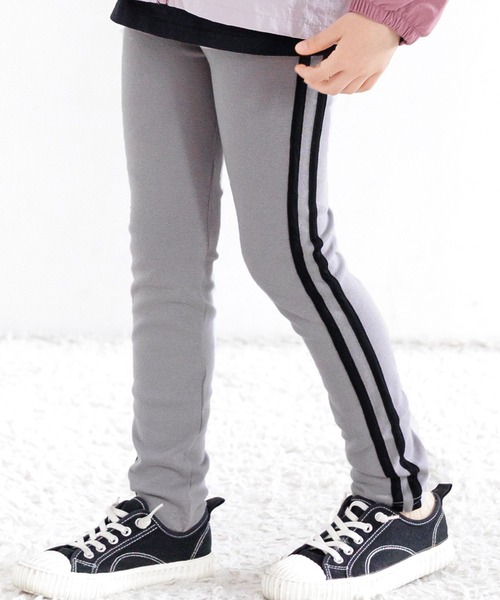 Bee des Bee(ビーデスビー)の「ラインレギンスパンツ(レギンス/スパッツ・キッズ・チャコールグレー/ブラック/グレー/ブラウン/スモークピンク/サックスブルー/クリーム/ラベンダー/ミント/ワイン/チャコール/グレイッシュベージュ/グレー系その他/杢グレー/ブルー/ネイビー/カーキ/モスグリーン/ブラック系その他/パープル系その他/ダークブラウン/ブルーグレー/ライトグレー/アイボリー/グリーン系その他/ベージュ×ブラック/グレー系その他2/グリーン系/ライトベージュ/ベージュ系/ブルー系/グレー系/ライトグリーン系/ピンク/ライラック系/ピンク系/ブルー × パープル・110cm/100cm/120cm/130cm/140cm/150cm)」の11枚目の写真