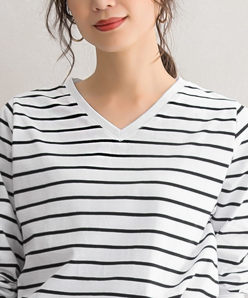 Pierrot（ピエロ）の「選べる綿100％ロングTシャツ（Tシャツ/カットソー・レディース・ブラック/オフホワイト/ホワイト×ブラック/ホワイト系その他/ブラック系その他/グレー系その他/ブラウン系その他/ベージュ系その他/チャコール/ホワイト系その他2/ホワイト系その他3/ホワイト系その他4/ブラウン系その他2/ベージュ系その他2・M/L）」の22枚目の写真