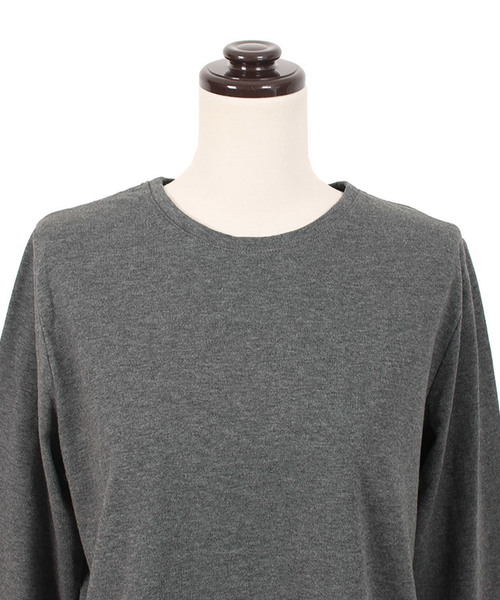 Pierrot（ピエロ）の「選べる綿100％ロングTシャツ（Tシャツ/カットソー・レディース・ブラック/オフホワイト/ホワイト×ブラック/ホワイト系その他/ブラック系その他/グレー系その他/ブラウン系その他/ベージュ系その他/チャコール/ホワイト系その他2/ホワイト系その他3/ホワイト系その他4/ブラウン系その他2/ベージュ系その他2・M/L）」の19枚目の写真
