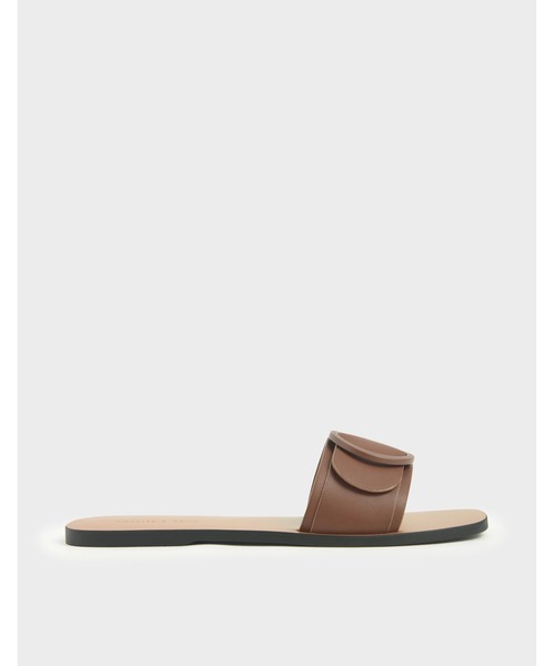 CHARLES & KEITH(チャールズ & キース)の「バックルストラップ スライドサンダル / Buckle Strap Slide Sandals(サンダル・レディース・ダークグリーン/ブラウン・22.5cm/23cm/23.5cm/24.5cm/25cm/25.5cm)」の1枚目の写真