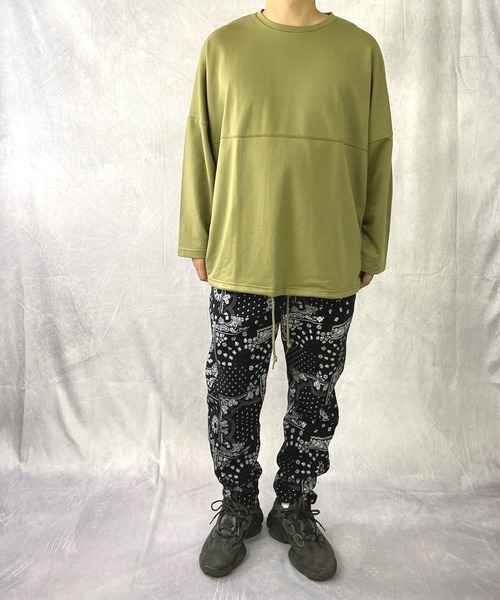 Beno(ビーノ)の「ミニ裏毛 / バックショルダー ボーダー スイッチ 裾スピンドル ビッグシルエット ロンT(Tシャツ/カットソー・メンズ・ブラック/ベージュ/オフホワイト/カーキ・FREE)」の17枚目の写真