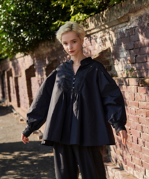 KOH.style（コースタイル）の「GONGFU  BACK BUTTON BLOUSE（シャツ/ブラウス・レディース・ネイビー/ブラック・FREE）」の5枚目の写真