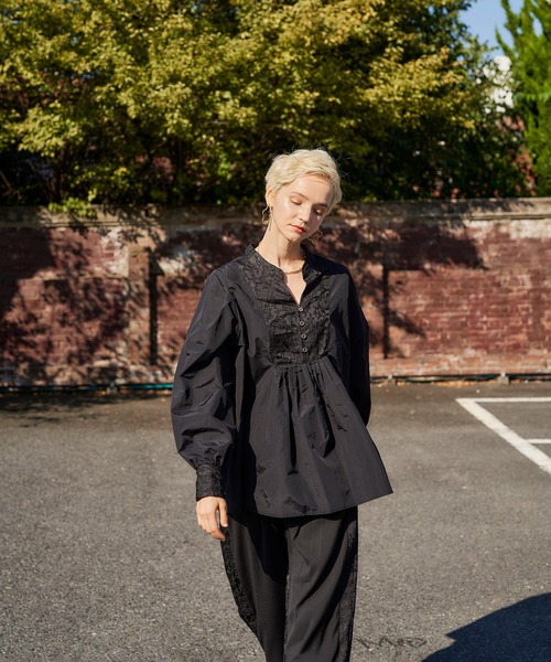 KOH.style（コースタイル）の「GONGFU  BACK BUTTON BLOUSE（シャツ/ブラウス・レディース・ネイビー/ブラック・FREE）」の10枚目の写真