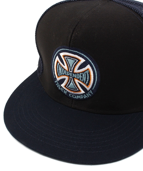 INDEPENDENT(インディペンデント)の「INDEPENDENT / TRUCK MESH CAP(キャップ・メンズ・ホワイト/ブラック・ONE SIZE)」の6枚目の写真