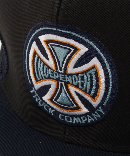 INDEPENDENT(インディペンデント)の「INDEPENDENT / TRUCK MESH CAP(キャップ・メンズ・ホワイト/ブラック・ONE SIZE)」の7枚目の写真