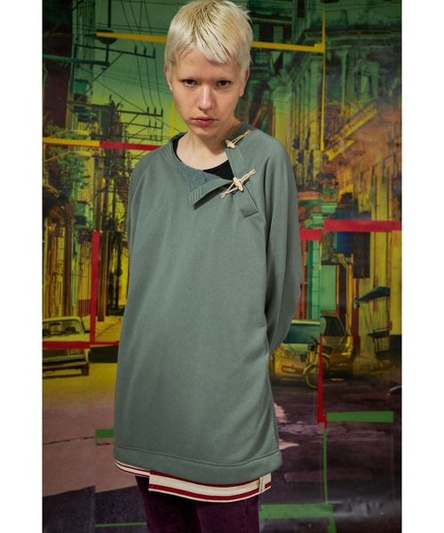 And A（アンドエー）の「AlexanderLeeChang アレキサンダーリーチャン / ASYM HENLY SWEAT アシメトリー ヘンリーネック スウェット / AC012105（スウェット・メンズ・ネイビー/グレー/ピンク・2/3）」の2枚目の写真