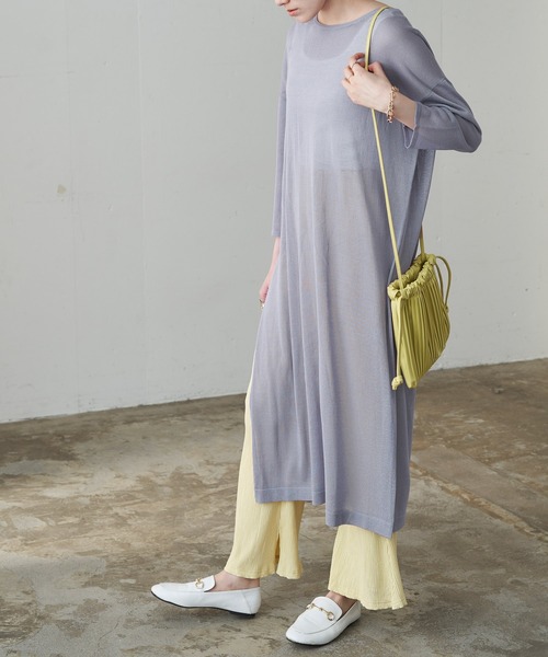 Chaco closet(チャコ クローゼット)の「オーバーサイズ シアーニット スリット入りロングワンピース チュニック(ワンピース・レディース・ブラック/ベージュ/オレンジ/ラベンダー/グリーン系その他/ブルー系その他・FREE)」の5枚目の写真