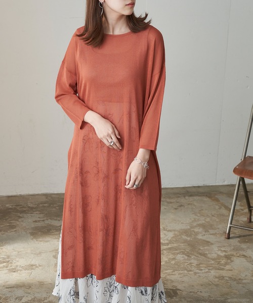 Chaco closet(チャコ クローゼット)の「オーバーサイズ シアーニット スリット入りロングワンピース チュニック(ワンピース・レディース・ブラック/ベージュ/オレンジ/ラベンダー/グリーン系その他/ブルー系その他・FREE)」の21枚目の写真