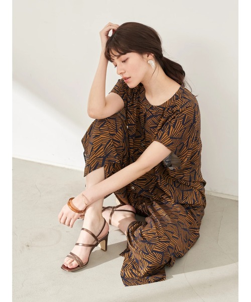 YECCA VECCA(イェッカヴェッカ)の「P.ミュルーズプリントスリットパンツ *(その他パンツ・レディース・ブラック/キャメル・FREE)」の7枚目の写真