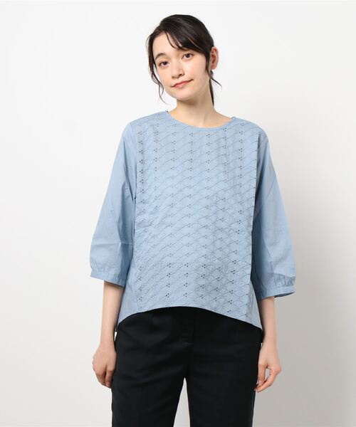fort point(フォーポイント)の「【C-FORT POINT】刺繍入りノーカラーブラウス 前後差のあるヘムライン(シャツ/ブラウス・レディース・ブラック/オフホワイト/ブルー・FREE)」の1枚目の写真