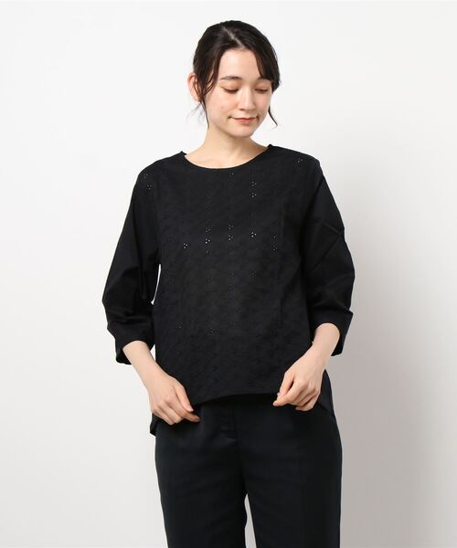 fort point(フォーポイント)の「【C-FORT POINT】刺繍入りノーカラーブラウス 前後差のあるヘムライン(シャツ/ブラウス・レディース・ブラック/オフホワイト/ブルー・FREE)」の3枚目の写真
