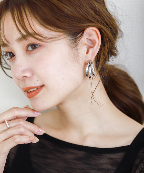 SUGAR BISKET(シュガービスケット)の「3連フープピアス(ピアス(両耳用)・レディース・シルバー/ゴールド・フリー)」の6枚目の写真