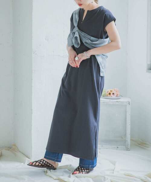 ITEMS URBANRESEARCH(アイテムズ アーバンリサーチ)の「キーネックカットワンピース(ワンピース・レディース・オフホワイト/カーキ/スミクロ・FREE)」の22枚目の写真