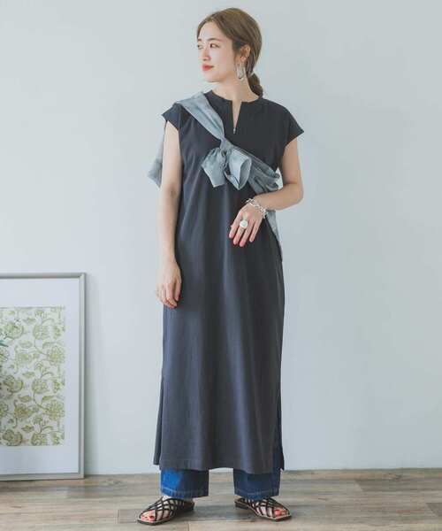 ITEMS URBANRESEARCH(アイテムズ アーバンリサーチ)の「キーネックカットワンピース(ワンピース・レディース・オフホワイト/カーキ/スミクロ・FREE)」の19枚目の写真