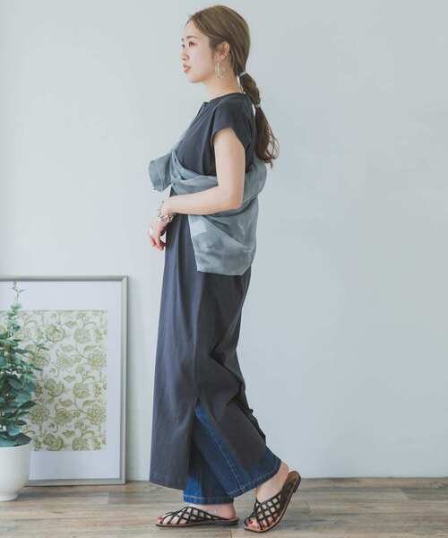 ITEMS URBANRESEARCH(アイテムズ アーバンリサーチ)の「キーネックカットワンピース(ワンピース・レディース・オフホワイト/カーキ/スミクロ・FREE)」の18枚目の写真