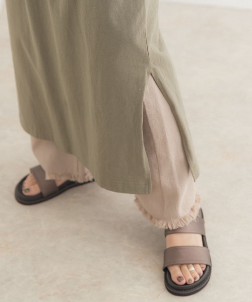 ITEMS URBANRESEARCH(アイテムズ アーバンリサーチ)の「キーネックカットワンピース(ワンピース・レディース・オフホワイト/カーキ/スミクロ・FREE)」の11枚目の写真